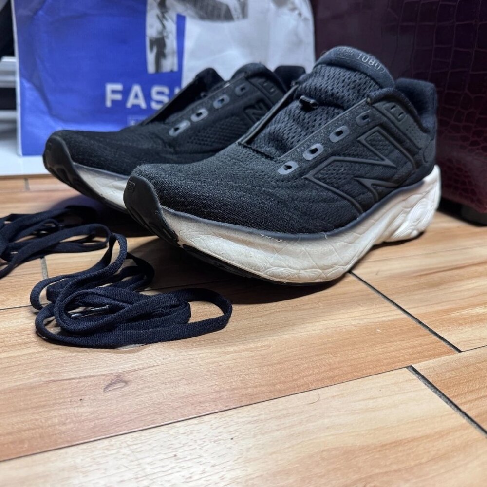 New Balance Fresh Foam 1080v13 Mens Size 7.5 XWide Black White Running Sneakers